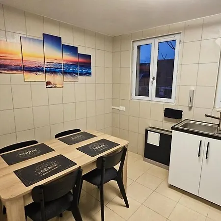 Grey And White Duplex Apartmán Drancy