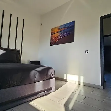 Apartmán Grey And White Duplex *